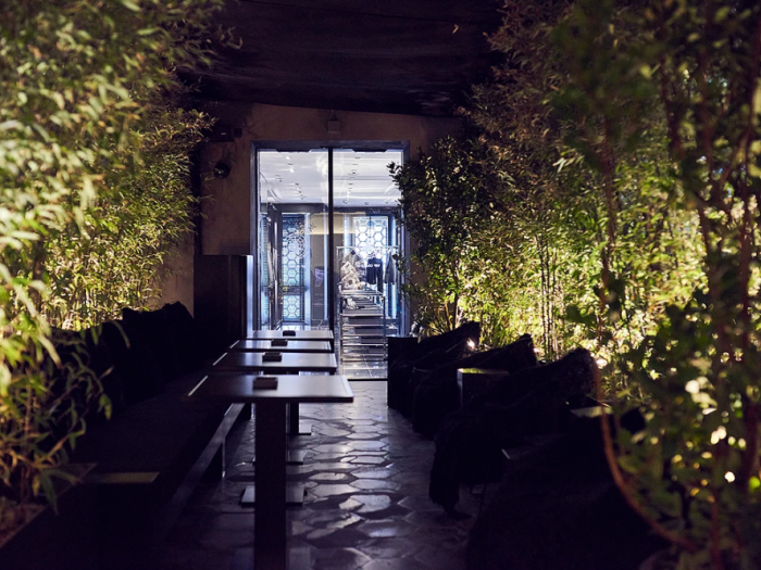 Archisio - Sos Piante - Progetto Showroom - san babila milano