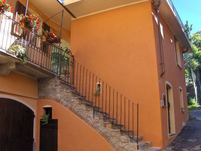 Archisio - Danilo Poltresi - Progetto Sistemazione facciata e finitura facciate