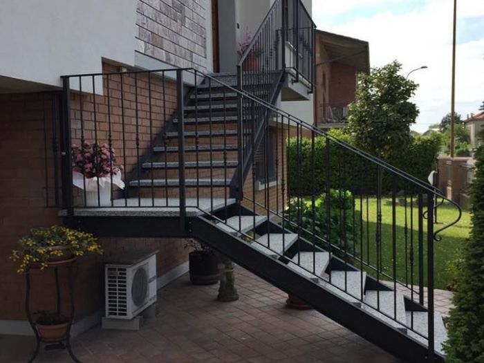 Archisio - Piccola Carpenteria Metallica - Progetto Ringhiera in ferro e scalini