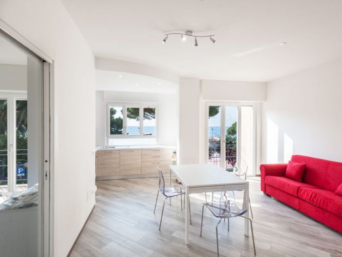 Archisio - Luigi Ferrando - Progetto Ridistribuzione ed arredo alloggi di varie metrature