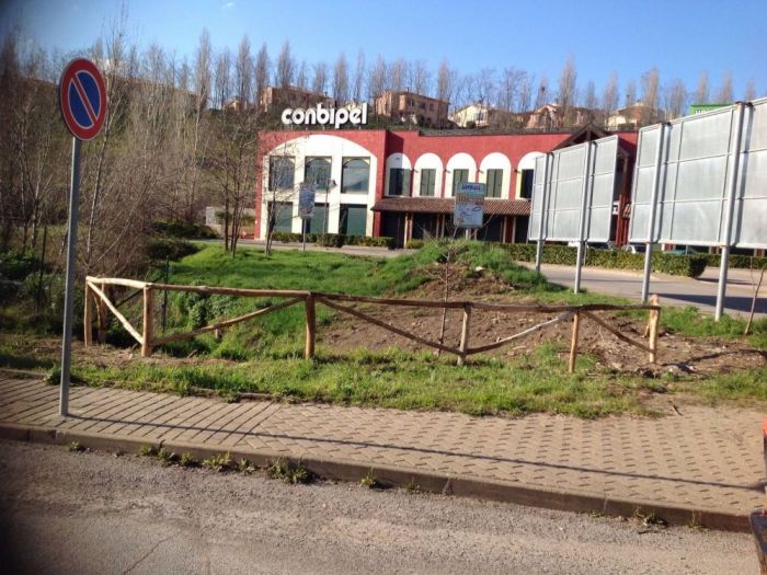 Archisio - Ambientline - Progetto Costruzioni esterne in zona commerciale