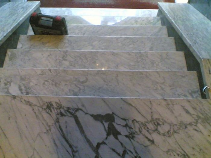 Archisio - Lavorazione Marmo Bersini Segrate - Progetto Scale e top in marmo mosaici e palladiane