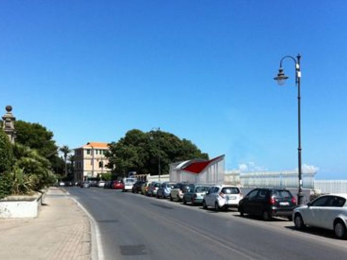 Archisio - Aldo Canepone - Progetto Nuovo padiglione di ingresso al piano strada di un edificio di abitazioni sul fronte mare