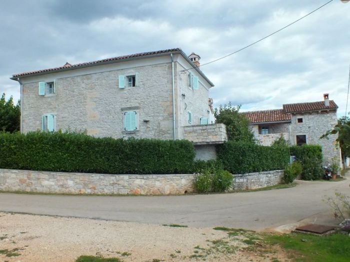 Archisio - Nicola Artuso - Progetto Unifamiliare in pietra