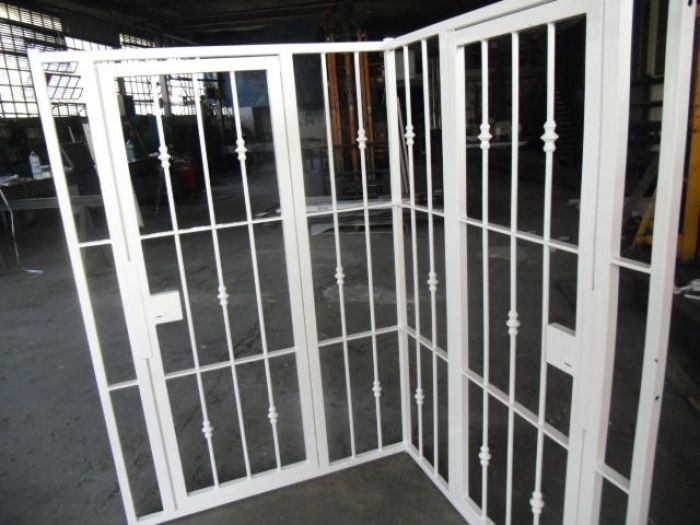 Archisio - Bet Di Buhazi Eugen Tudor - Progetto Recinzioni cancelli porta protezione caldaia