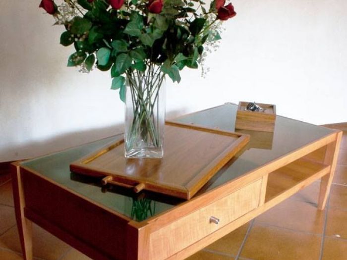 Archisio - Onda Arredamenti - Progetto Tavolini sedie mensole armadi arredo casa e rivestimento in legno per yacht