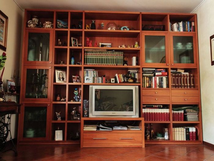 Archisio - Onda Arredamenti - Progetto Tavolini sedie mensole armadi arredo casa e rivestimento in legno per yacht