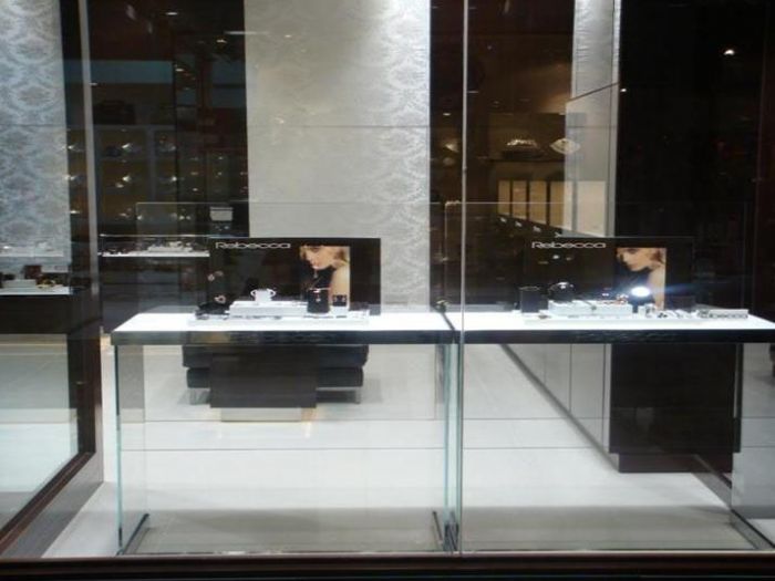 Archisio - Zeno Pucciarchitects - Progetto Rebecca store dubai emirati arabi