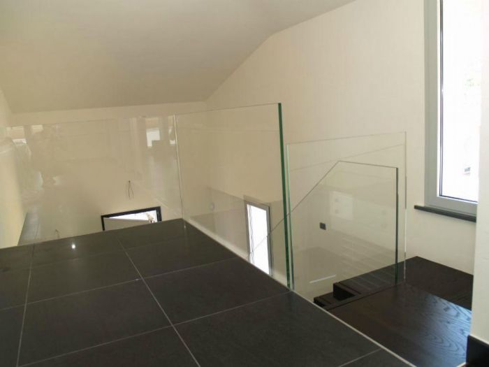 Archisio - Tecno Plus Snc - Progetto Scala a sbalzo in legno e cristallo