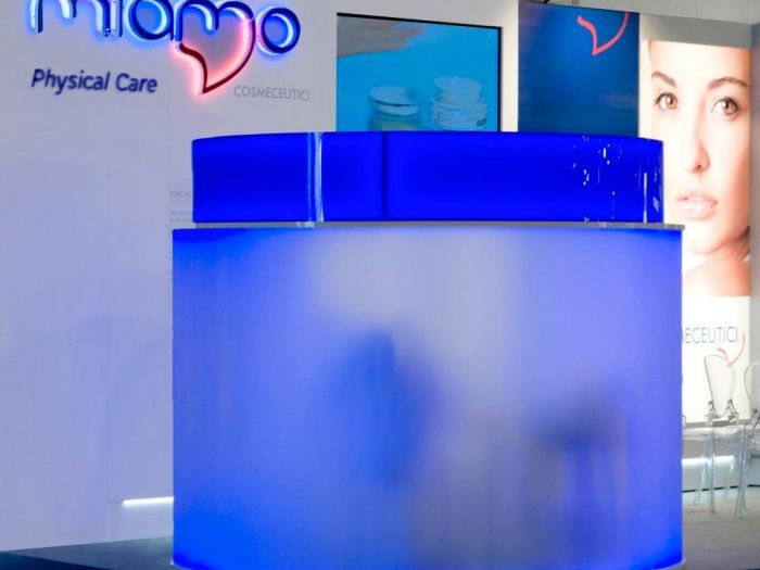Archisio - X Studio - Progetto Stand miamo x-studio - cosmofarma - roma 2012