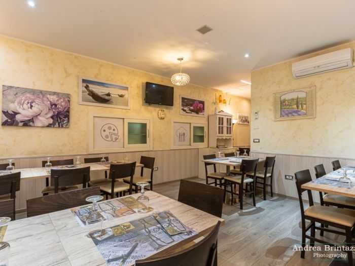 Archisio - Andrea Brintazzoli Photography - Progetto Fotografia di interni - ristorante pizzeria