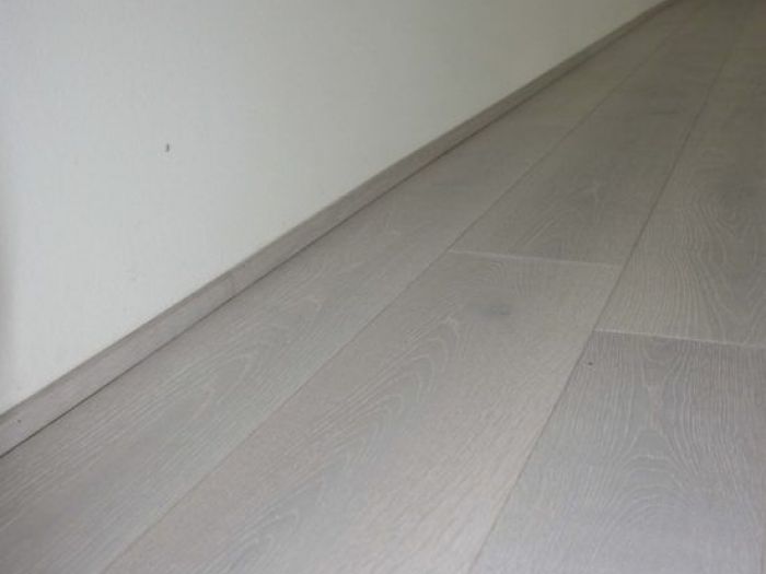 Archisio - Sofim Srl Soluzioni E Finiture Immobiliari - Progetto Sofim Srl fornisce e posa tutti i tipi di pavimenti in legno dal massello nelle varie essenze da levigare e trattare in opera ai vari tipi di prefinito