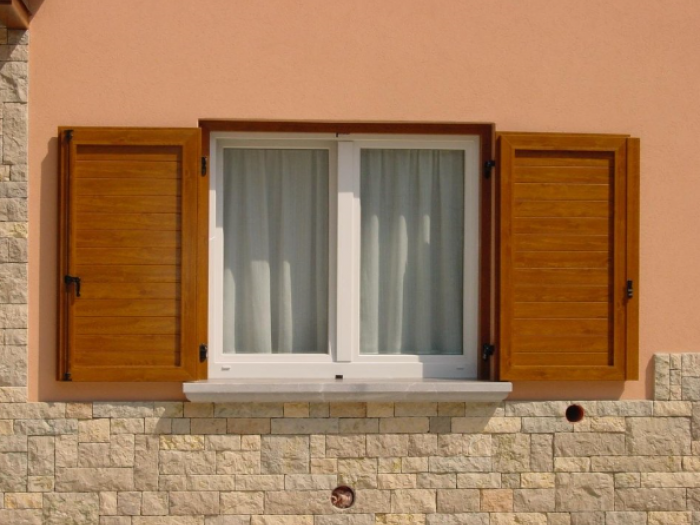 Archisio - Euroserramenti srl - Progetto Produzione e vendita finestre in pvc in legno ed alluminio