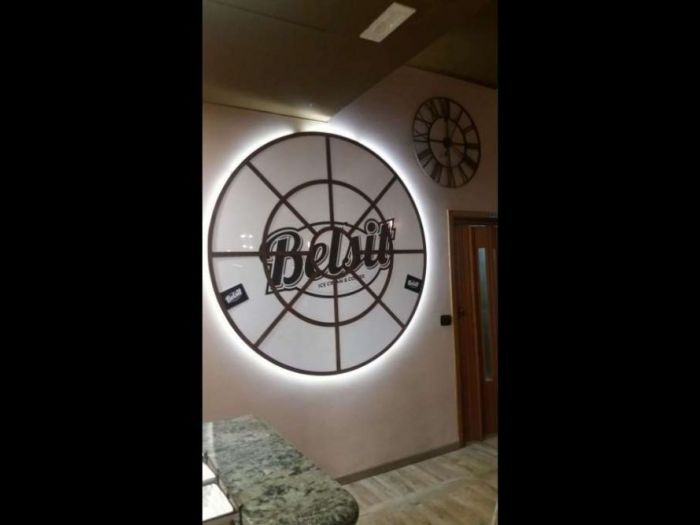 Archisio - Roberto Bardelli - Progetto Lequilibrio degli elementi dellarredamento locali trasmette al cliente unimmagine ben definita e immediata