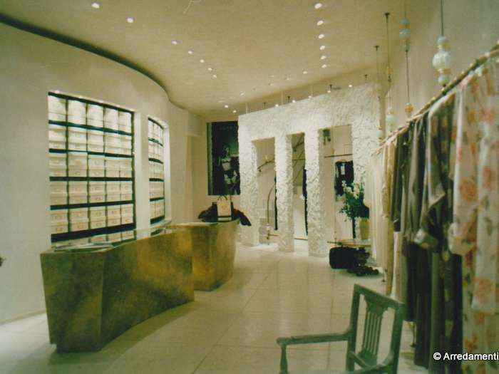 Archisio - Arredamenti S31 Di Salviato Nicola - Progetto Arredo su misura di negozi