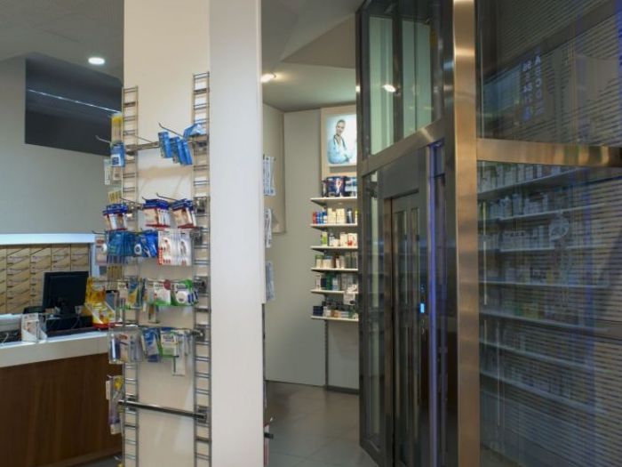 Archisio - X Studio - Progetto Farmacia ricciardiello - napoli 2012