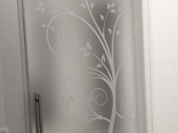 Archisio - Vetreria Vecciarelli Srl - Progetto Porte in vetro satinate