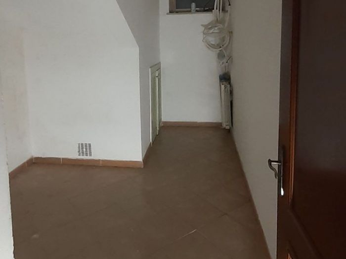 Archisio - Mani Srl Ristrutturazini - Progetto Realizzazione bagno di servizio presso appartamento sito in roma zona acilia