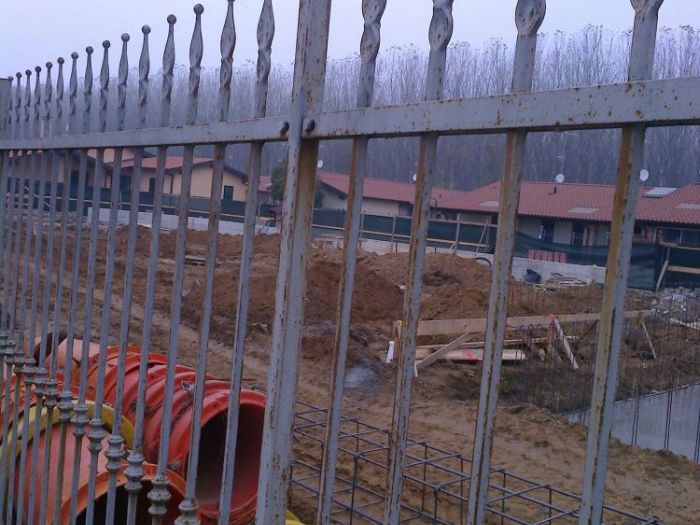 Archisio - Bet Di Buhazi Eugen Tudor - Progetto Recinzioni cancelli porta protezione caldaia