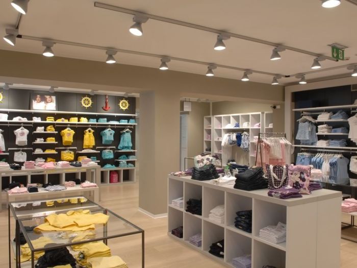 Archisio - Asso spa - Progetto Allestimento e arredamento di negozi