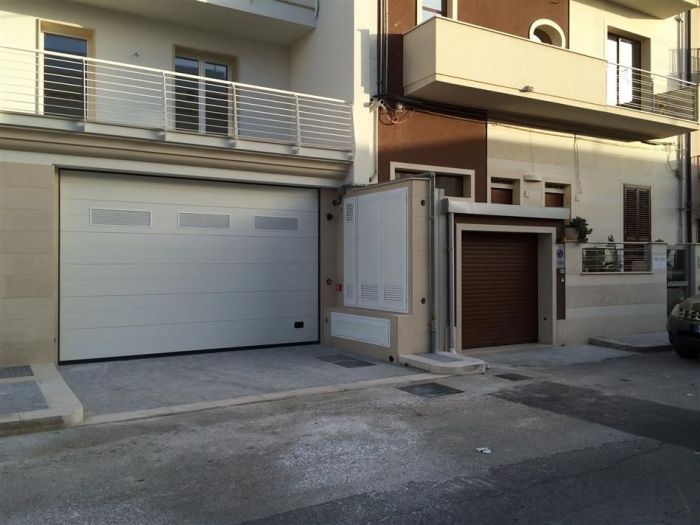 Archisio - Serramenti Puglisi srl - Progetto Porte basculanti e porte sezionali