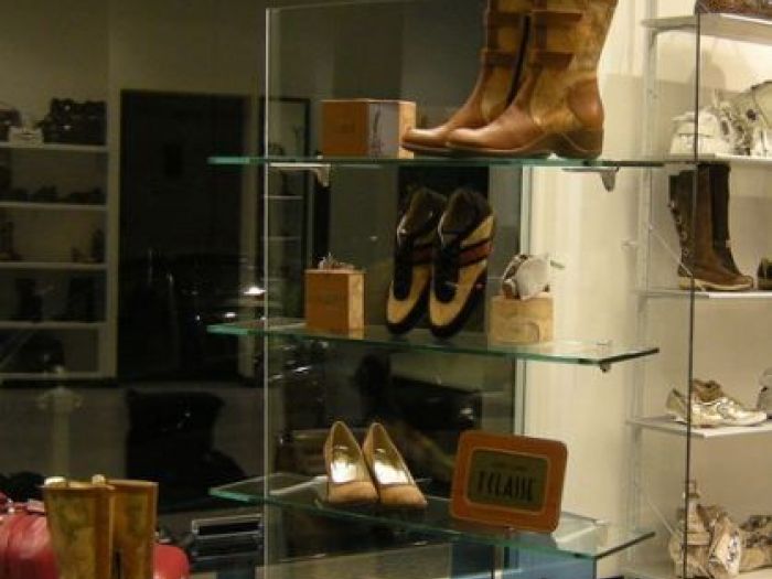 Archisio - Arch Enzo Cannavale - Progetto Showroom rocco calzature afragola napoli