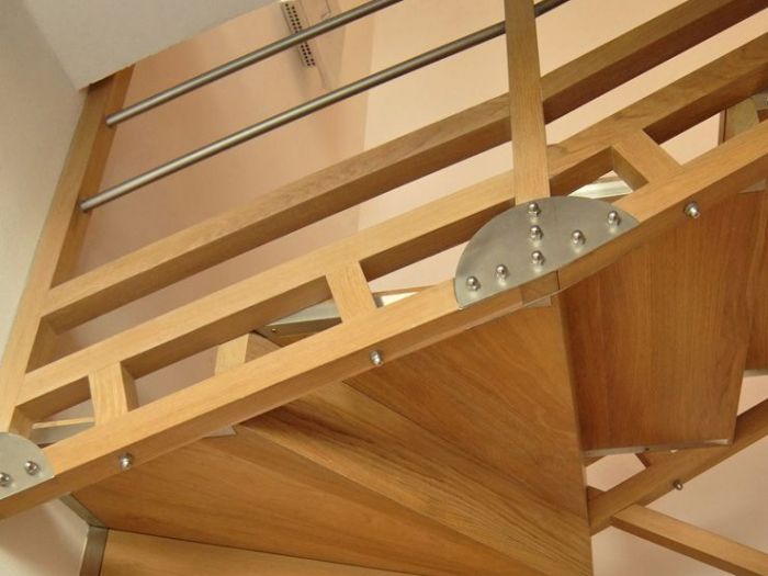 Archisio - Falegnami In Cantello Snc - Progetto Scale e soppalchi