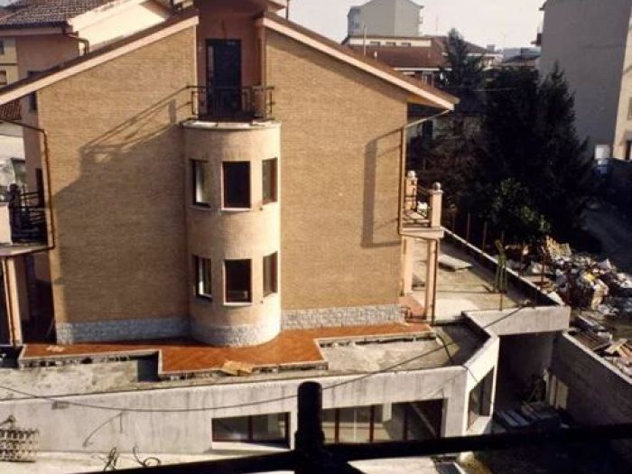 Archisio - Eliano Faoro - Progetto Palazzina residenziale - commerciale settimo