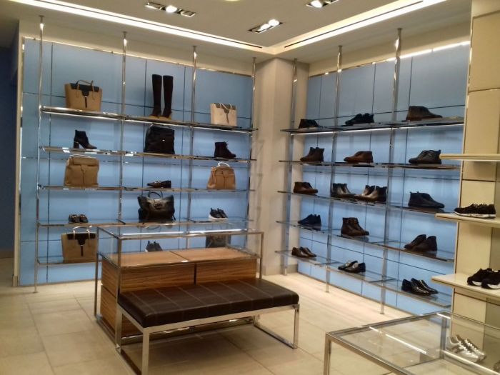 Archisio - Bravo Servizi Aziendali Di Bravo Maurino - Progetto Arredamento interno negozio pavin