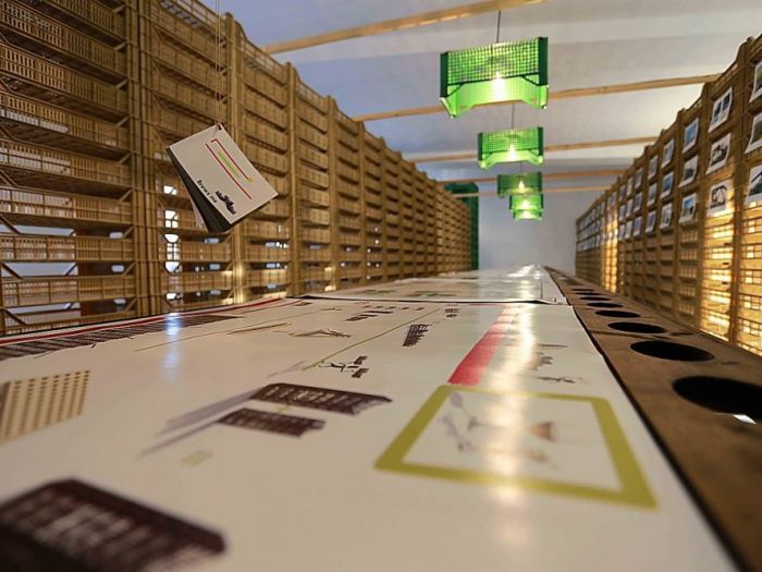 Archisio - Ada Atelier Darchitettura - Progetto Plastic box - allestimento