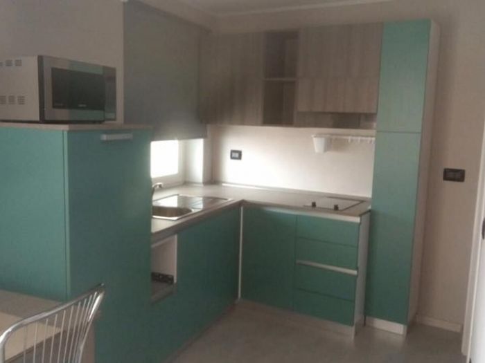 Archisio - Falegnameria Blf Di Ursache Bodgan - Progetto Fornitura e posa cucine mobili su misura persiane in legno e alluminio