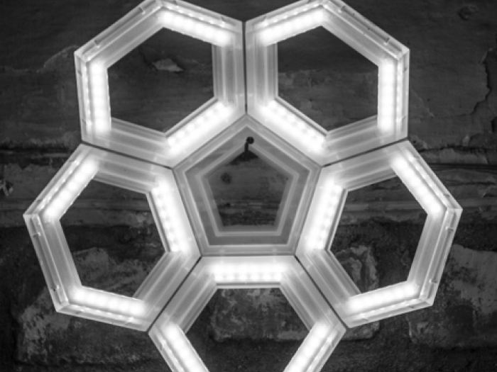 Archisio - Luca Fioranelli - Progetto C5 lampada da parete luce diretta