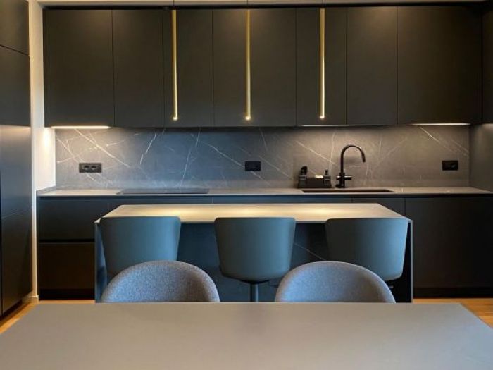 Archisio - Serena Martini - Progetto Dark kitchen - eleganza e contrasti materici