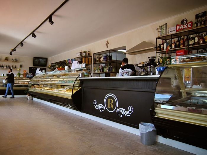 Archisio - Alessandro Demaria - Progetto Reuse-restore-restartred coffee