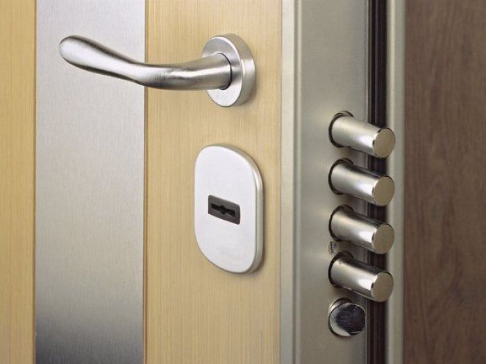 Archisio - Forniture Fabbri De Ma Alluminio - Progetto Realizzazione e vendita di accessori in ferro battuto a riesi