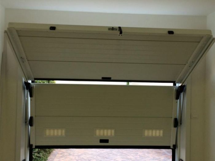 Archisio - Serramenti Puglisi srl - Progetto Porte basculanti e porte sezionali