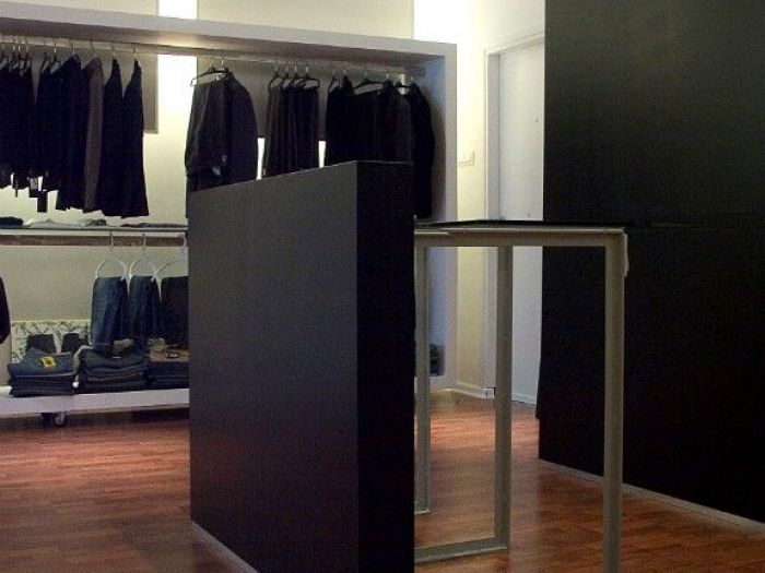 Archisio - Marco Mazzella - Progetto Interni negozio rg