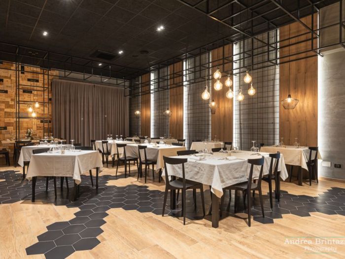 Archisio - Andrea Brintazzoli Photography - Progetto Fotografia di interni - ristorante la luna rossa