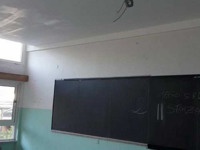 Archisio - Michele Paolin - Progetto Messa in sicurezza aule e un bagno con sistema antisfondellamento in cartongesso