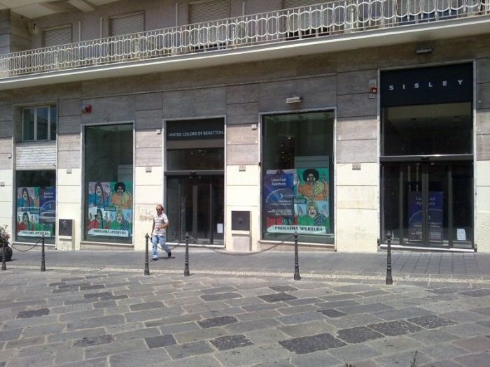 Archisio - Errico Gaglianese - Progetto Realizzazione punti vendita benetton e sisley di catanzaro