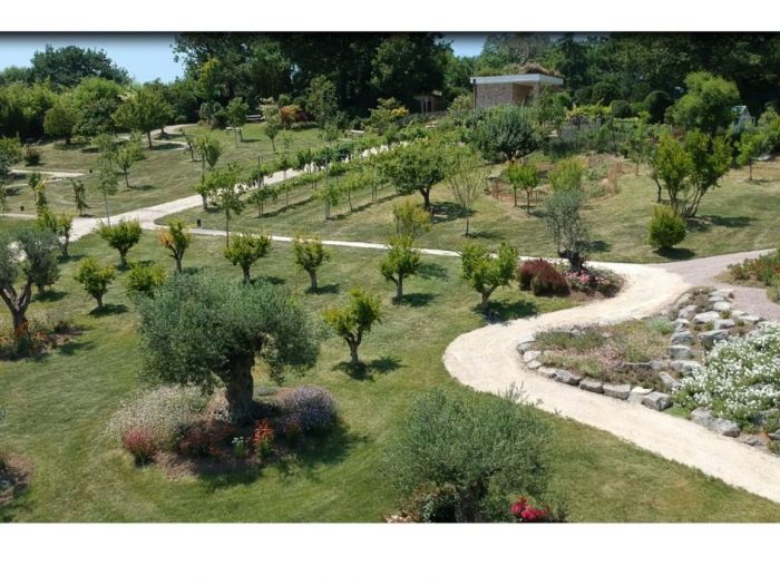 Archisio - Studio Mama - Progetto Parco privato di grandi dimensioni villa puglie localit oliveto bo dal 2019 inserito nei grandi giardini italiani dalla omonima associazione