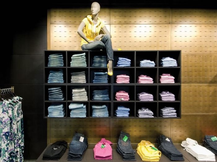 Archisio - Asso spa - Progetto Allestimento e arredamento di negozi