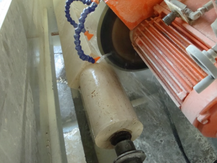 Archisio - Fenucci Marmi - Progetto Colonne e sfere in marmo