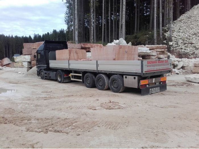 Archisio - Bagnari Marmi Due srl - Progetto Blocchi - semiblocchi - informi di prima scelta e commerciale