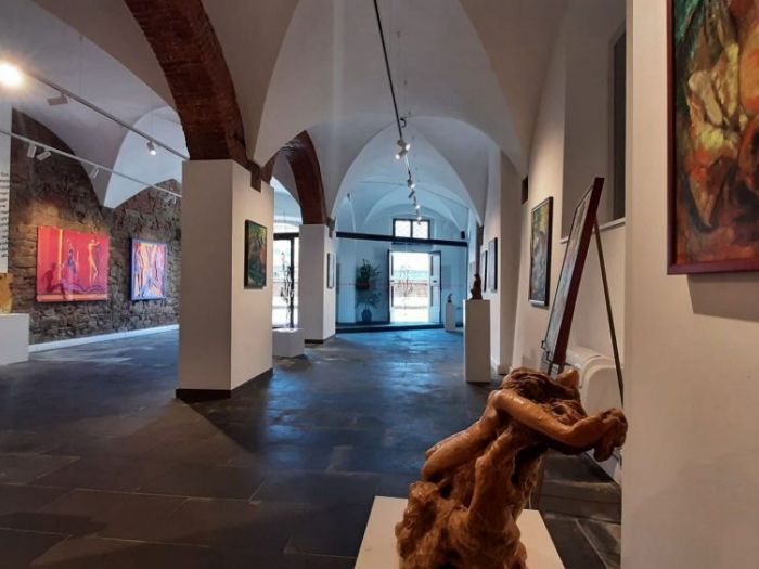 Archisio - Alessio Spinelli - Spinelli Illuminazione - Progetto Galleria darte scarfone