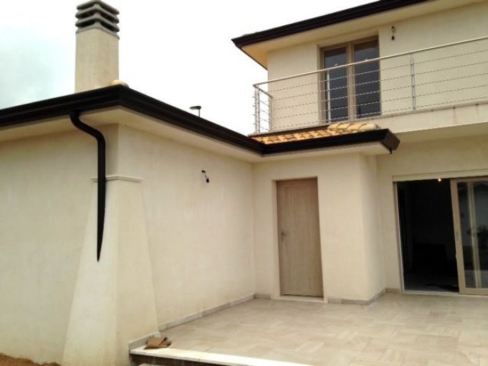 Archisio - Fede Costruzioni Srl - Progetto Infissi in alluminio legno e installazione Costruzione e posa di serramenti per uffici pubblici e privati