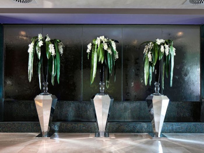 Archisio - Jupiter International srl - Progetto Set arrangement - composizioni floreali