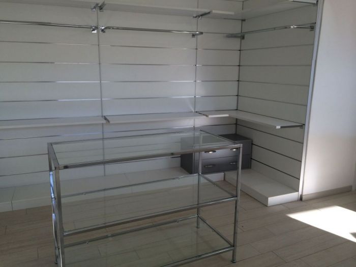 Archisio - Imetallici Di Taverna Andrea Taverna - Progetto Allestimento locale commerciale