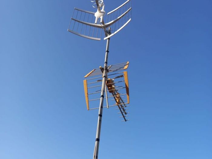 Archisio - Pezzano Cesare - Progetto Impianti elettrici antenne automatismi per cancelli noleggio cestello con operatore