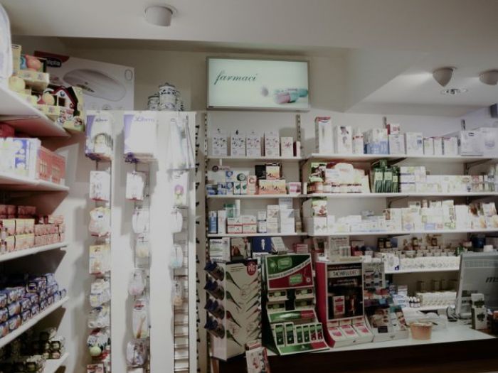 Archisio - X Studio - Progetto Parafarmacia cloe - napoli 2013